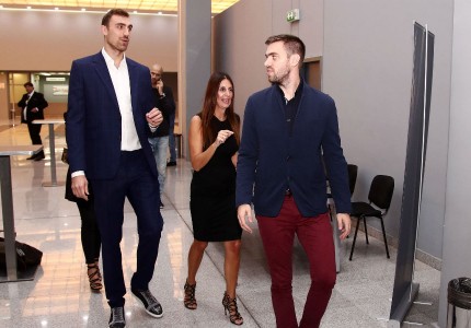 Οι «ερυθρόλευκοι» στην επίσημη παρουσίαση της BasketLeague (pics)