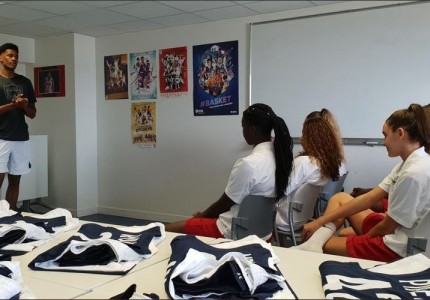 Ο Τουπάν με τη «νέα γενιά» του γαλλικού γυναικείου μπάσκετ (pic)