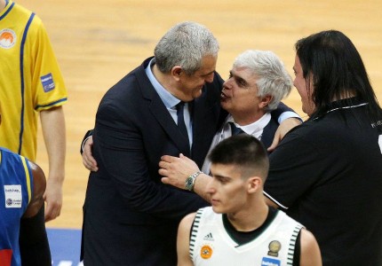 Ο Δ. Γιαννακόπουλος ξέρει πολύ μπάσκετ (pics)