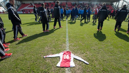 Η Κ17 τίμησε τη μνήμη του σπουδαίου Γιόχαν Κρόιφ