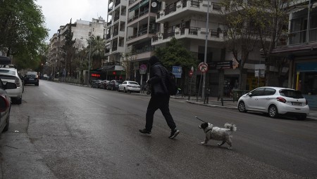 Κορονοϊός: Οι πρώτες εικόνες της… άδειας χώρας (photos)