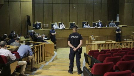 Δίκη Χρυσής Αυγής: Αναστολή ποινών σε όλους πλην του Ρουπακιά προτείνει η εισαγγελέας