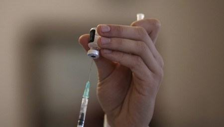 Συνεχίζονται σε όλη την Ελλάδα οι εμβολιασμοί (video)