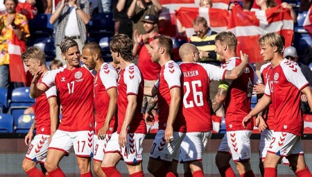 Ο Μπρεθγουέιτ της Δανίας καταγγέλει την UEFA