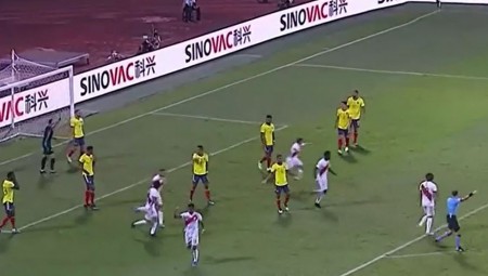 Copa America: Το αυτογκόλ που έκρινε το Κολομβία–Περού (video)