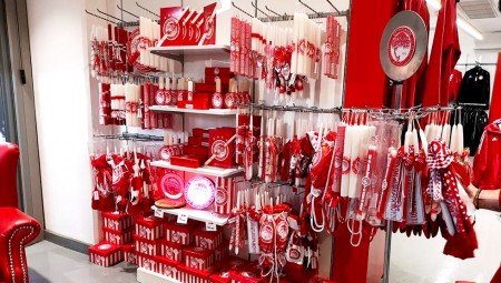 RED store: Εδώ βρίσκεις τη συλλογή με θρυλικές Πασχαλινές λαμπάδες! (photos)