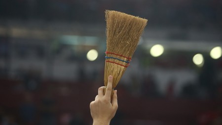 Αδύναμος μπροστά στον Ολυμπιακό, χωρίς τα «δεκανίκια» του
