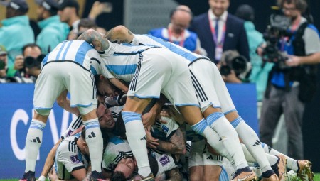 Τρομερή Αργεντινή, 2-0 μπροστά στο ημίχρονο! (videos)