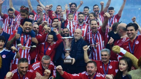 Θρύλος της Ευρώπης, σήκωσε το Challenge Cup!