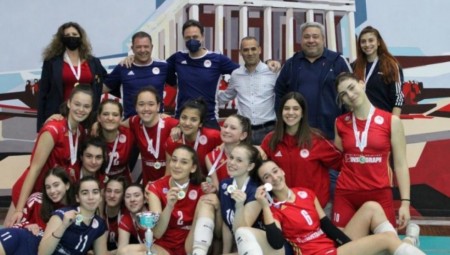 Πρωταθλήτριες ΕΣΠΕΔΑ οι κοριτσάρες του Ολυμπιακού!