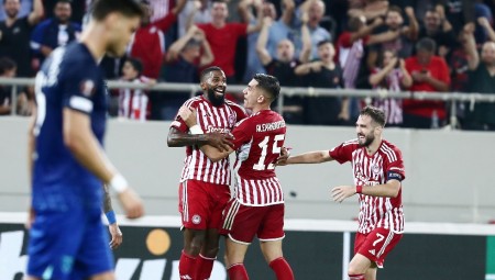 Ξανά και ξανά! Τα... παστέλια του Θρύλου στη Γουέστ Χαμ! (video)