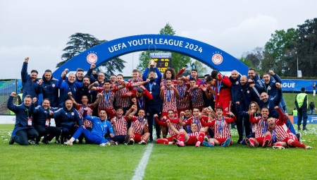 Συνεχίζει να... παραμιλάει η UEFA με τον Θρύλο!