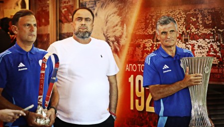 H νύχτα που οι κούπες βρέθηκαν στο «κάστρο» του Ολυμπιακού! (videos)