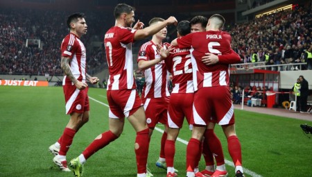 Με το «μαχαίρι» στα... δόντια από την αρχή!