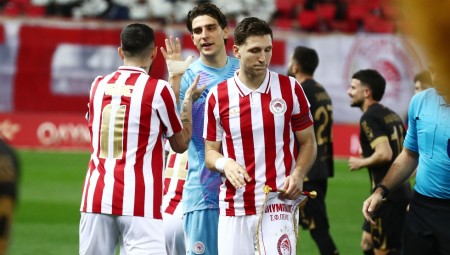 «Χάζεψαν» όλοι με την επετειακή φανέλα του Θρύλου!