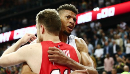 Ο Ταβάρες «ψηφίζει» τον Βεζένκοφ για MVP (photo)