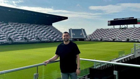 Ο Γιάννης Μανιάτης στο MIP της UEFA στο Mαϊάμι! (photos)