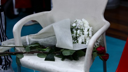 Ένα λουλούδι στην μνήμη του Βαγγέλη Ρούσου (photos)
