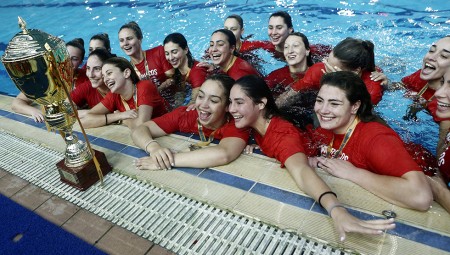 Ο Βαγγέλης Μαρινάκης συνεχάρη τα κορίτσια του Θρύλου για τη νέα κούπα! (photo)