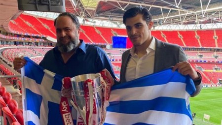 Υπόκλιση Μανωλά για Μαρινάκη: «Οι ηγέτες του ελληνικού ποδοσφαίρου απέδειξαν ότι η Ελλάδα δεν τους χωράει»