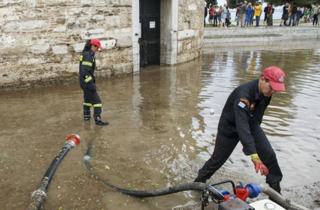 Θεσσαλονίκη: Πνίγηκε στο νερό και ζει το μαρτύριο της σταγόνας