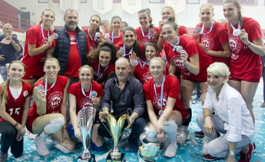 Θρυλικό τρεμπλ από τις κοριτσάρες του Ολυμπιακού!