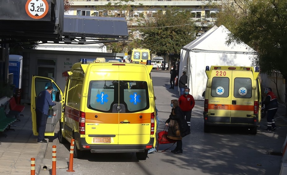 Σε συνεχή πίεση τα νοσοκομεία της B. Ελλάδας – Καθυστερεί η άρση του lockdown (video)