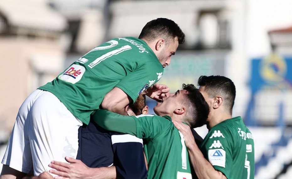 Απίθανο αυτογκόλ στη Λιβαδειά για το 1-0 με την Παναχαϊκή! (video)