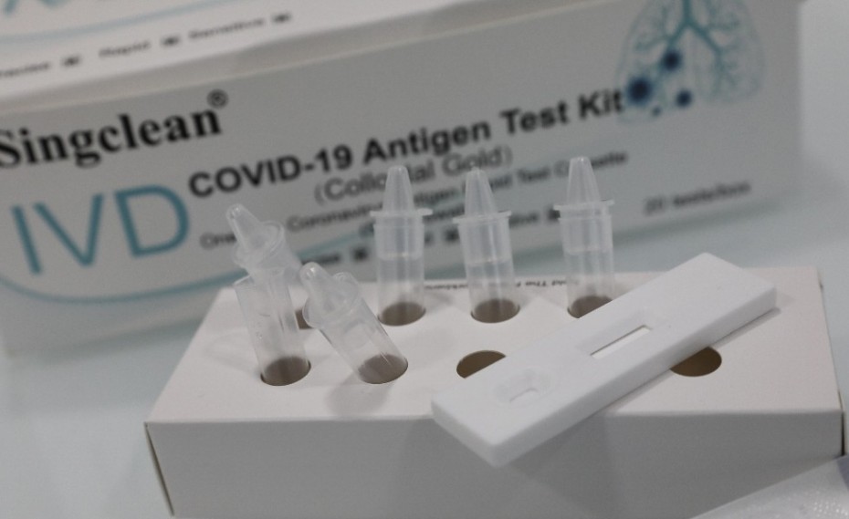 Κορονοϊός: Εντός του Σαββατοκύριακου τα self test στα φαρμακεία