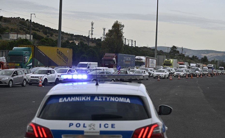 Πόσοι χάνουν το δικαίωμα αναστολής λόγω... κόφτη! Τι ισχύει με τον ΚΑΔ στα καφέ - μπαρ, το ωράριο της αγοράς