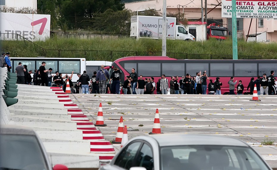 Πέντε πούλμαν, λέει, ξέφυγαν από τον έλεγχο της ΕΛ.ΑΣ.! Αφού με συνοδεία ήρθαν!!