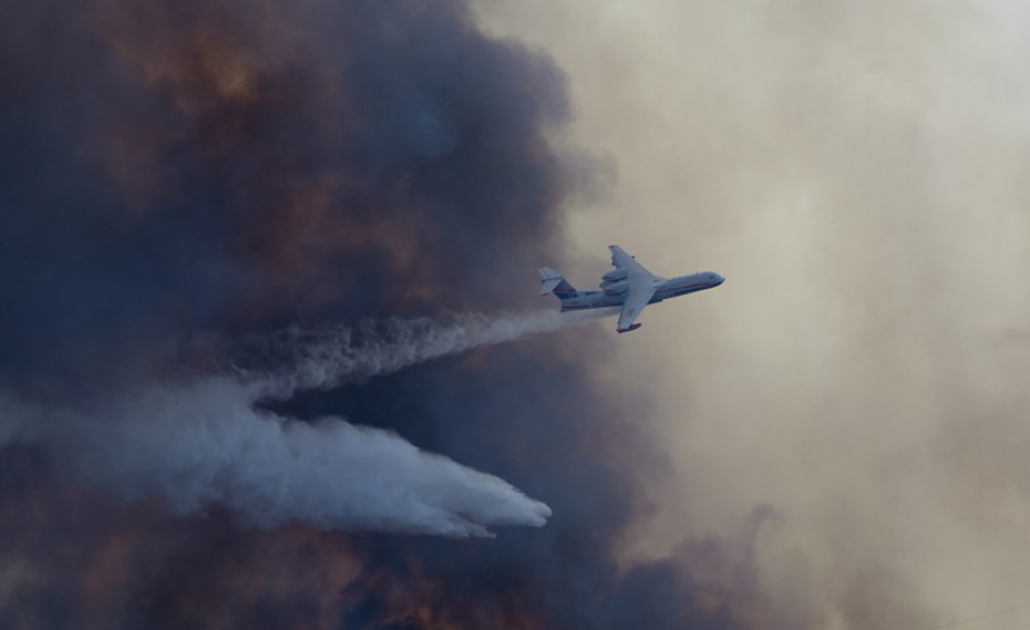 Φωτιά στη Βαρυμπόμπη - Εκκενώνεται οικισμός - Νέο μήνυμα από το 112