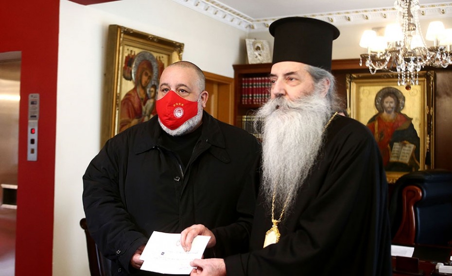 Ο Βαγγέλης Μαρινάκης και ο Ολυμπιακός στηρίζουν την Πειραϊκή Εκκλησία (photos)