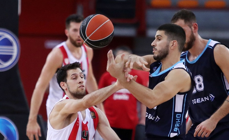 Παραμένουν αήττητοι οι ερυθρόλευκοι σε 6 αγώνες (video)