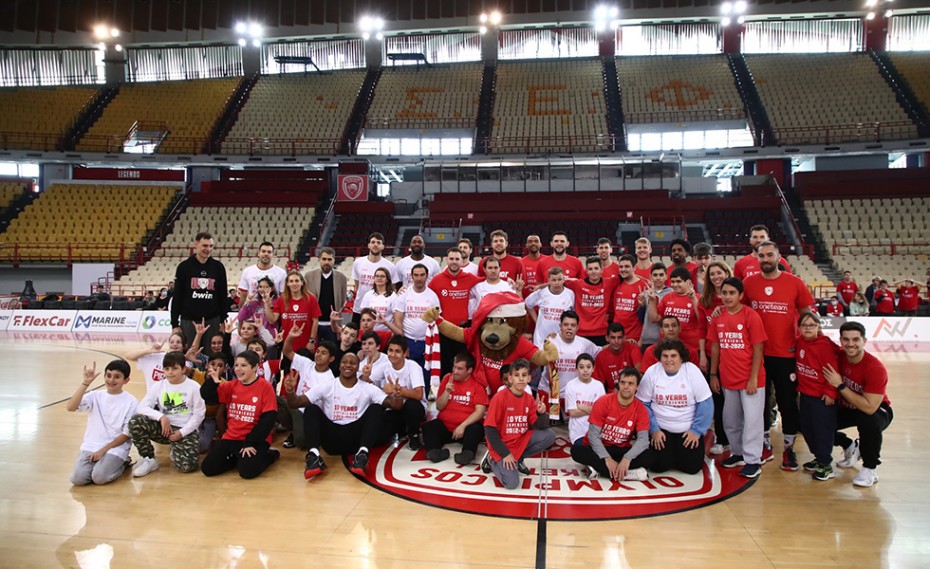 10 χρόνια για το «ερυθρόλευκο» One Team, σε Χριστουγεννιάτικη ατμόσφαιρα!