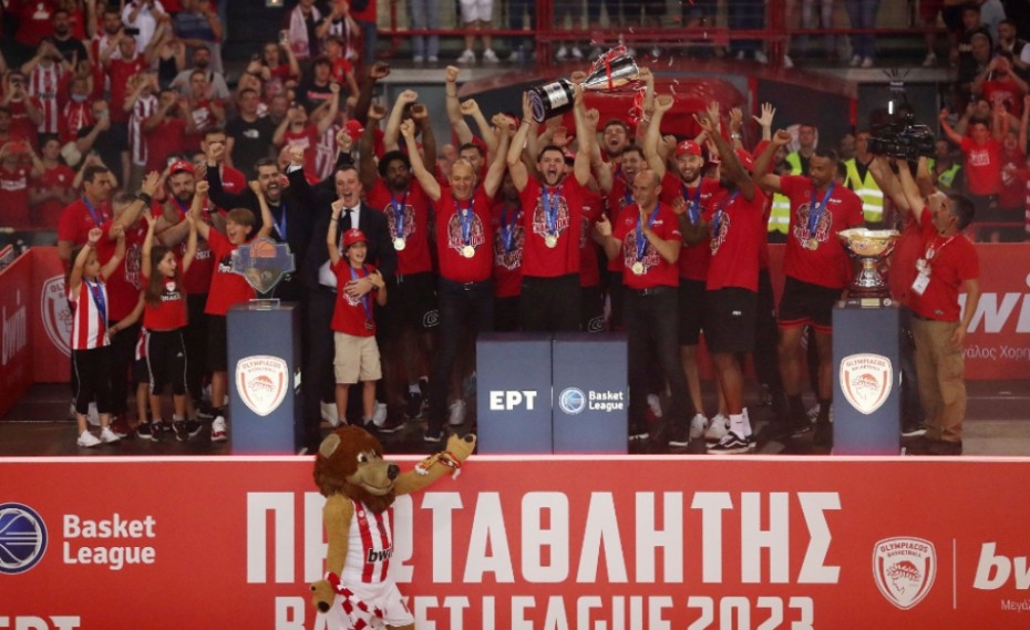 Το σήκωσε μέσα σε αποθέωση ο ΘΡΥΛΟΣ! (video)