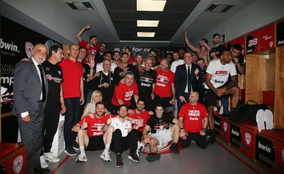 Tο θρυλικό μπλουζάκι των πρωταθλητών! (photo)