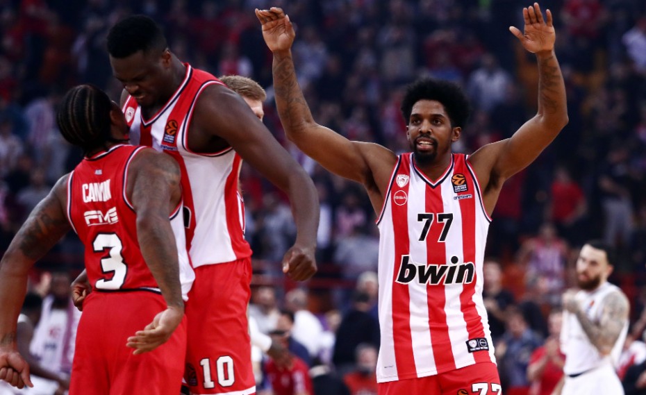 Τρίποντο ο ΜακΚίσικ, 72-69 o Θρύλος και... άντε γεια! (video)