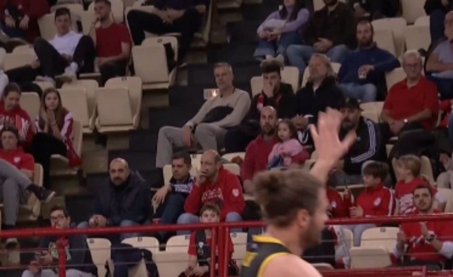 Αποθέωση Μπόγρη στο ΣΕΦ! (video)