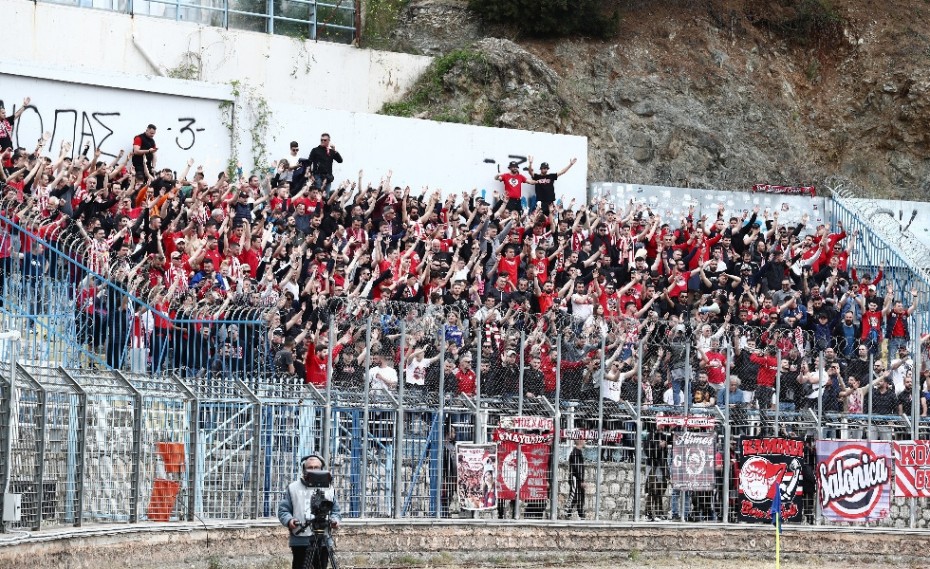 Έδωσε ρέστα ο «ερυθρόλευκος» λαός! (video)