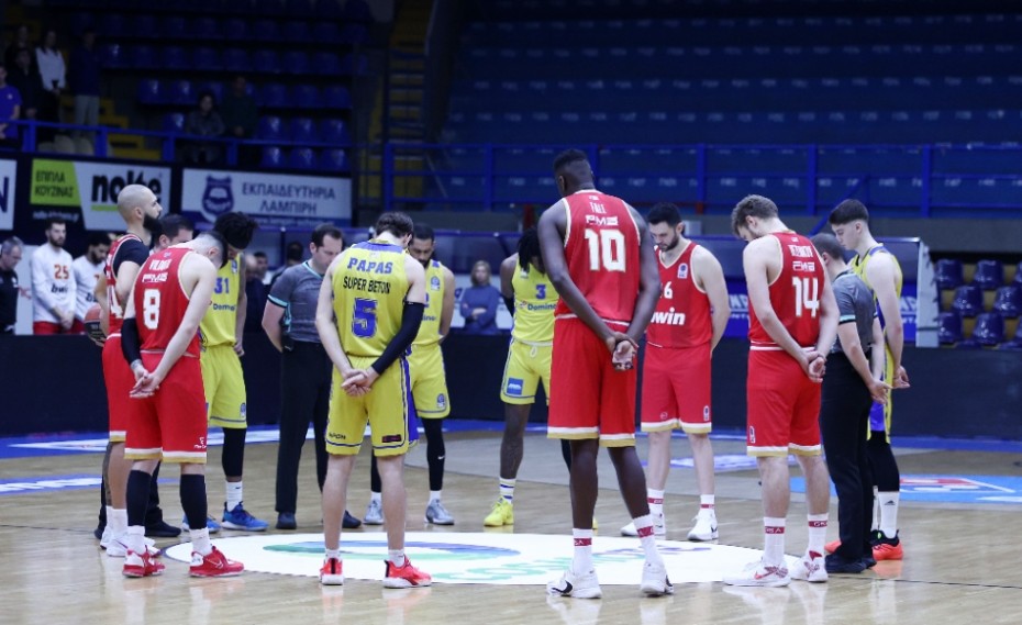 Ενός λεπτού σιγή για τα θύματα των Τεμπών (video)