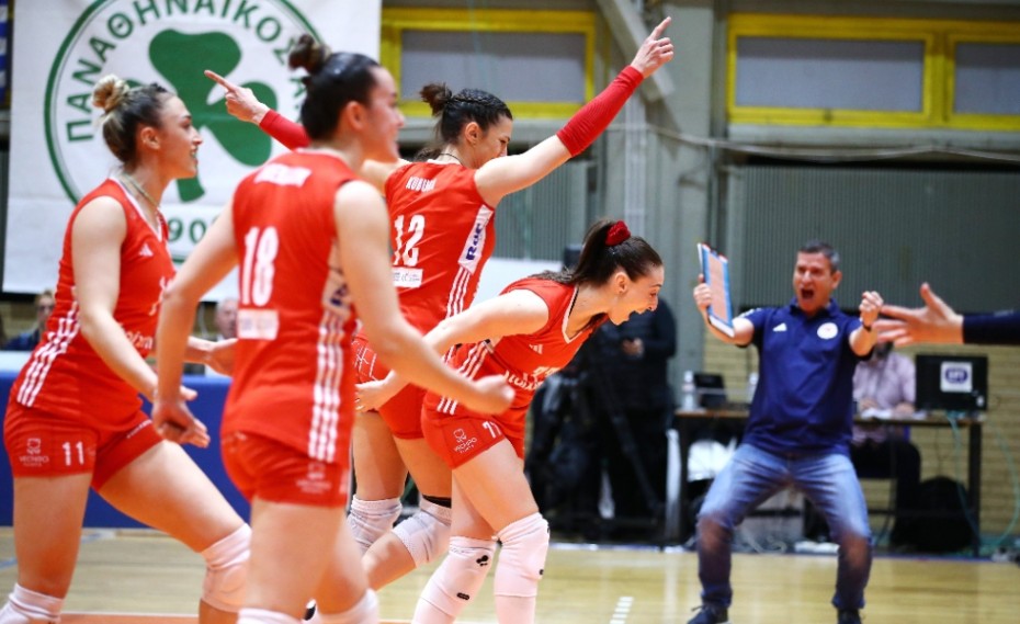 Έτσι γλέντησε τον πελάτη μέσα στο Μετς! (video)